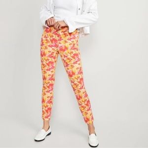 Old navy floral pixie pants 18 Petite worn only once